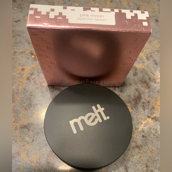 Melt Cosmetics Pink Moon Digital Dust Highlighter - Picture 2 of 7
